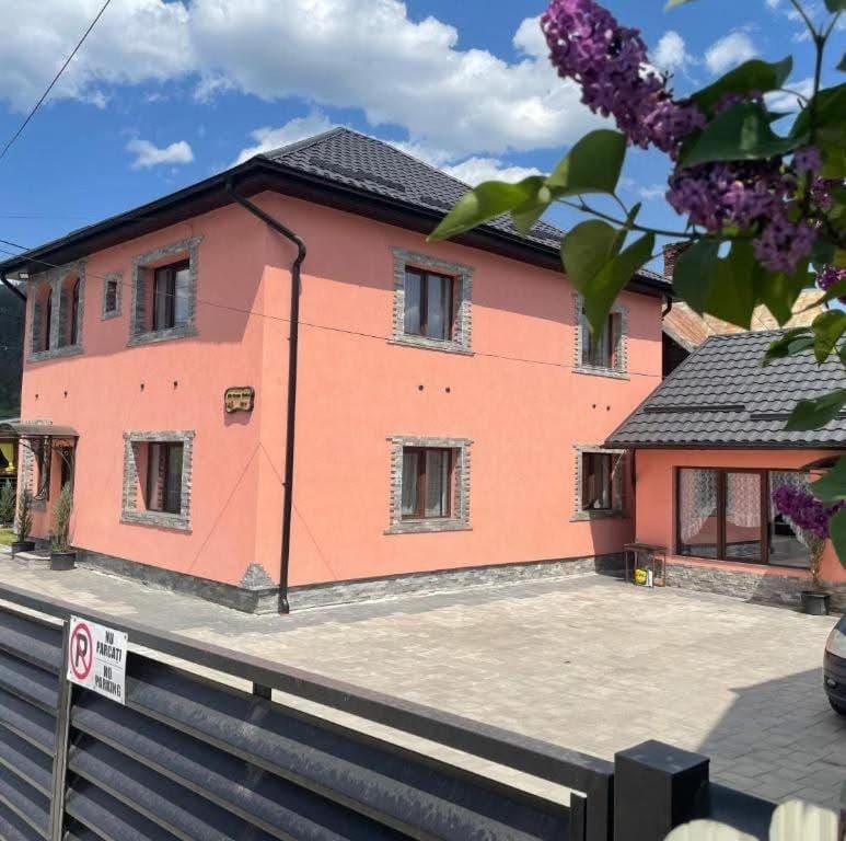 Casa Raraului Apartment Câmpulung Moldovenesc Exterior foto